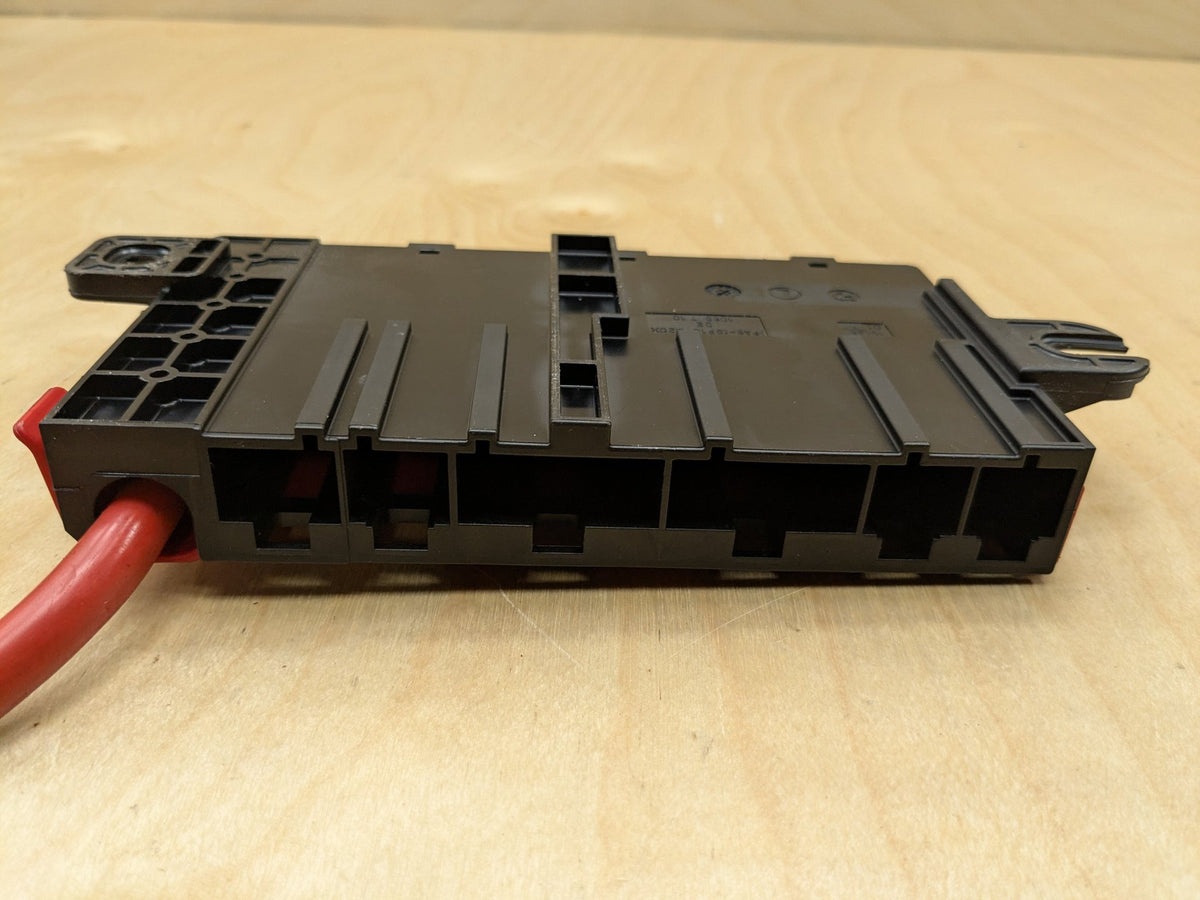OEM BMW F22 F30 F32 F36 F80 F82 Positive Battery Distributor B+ Power Fuse Box