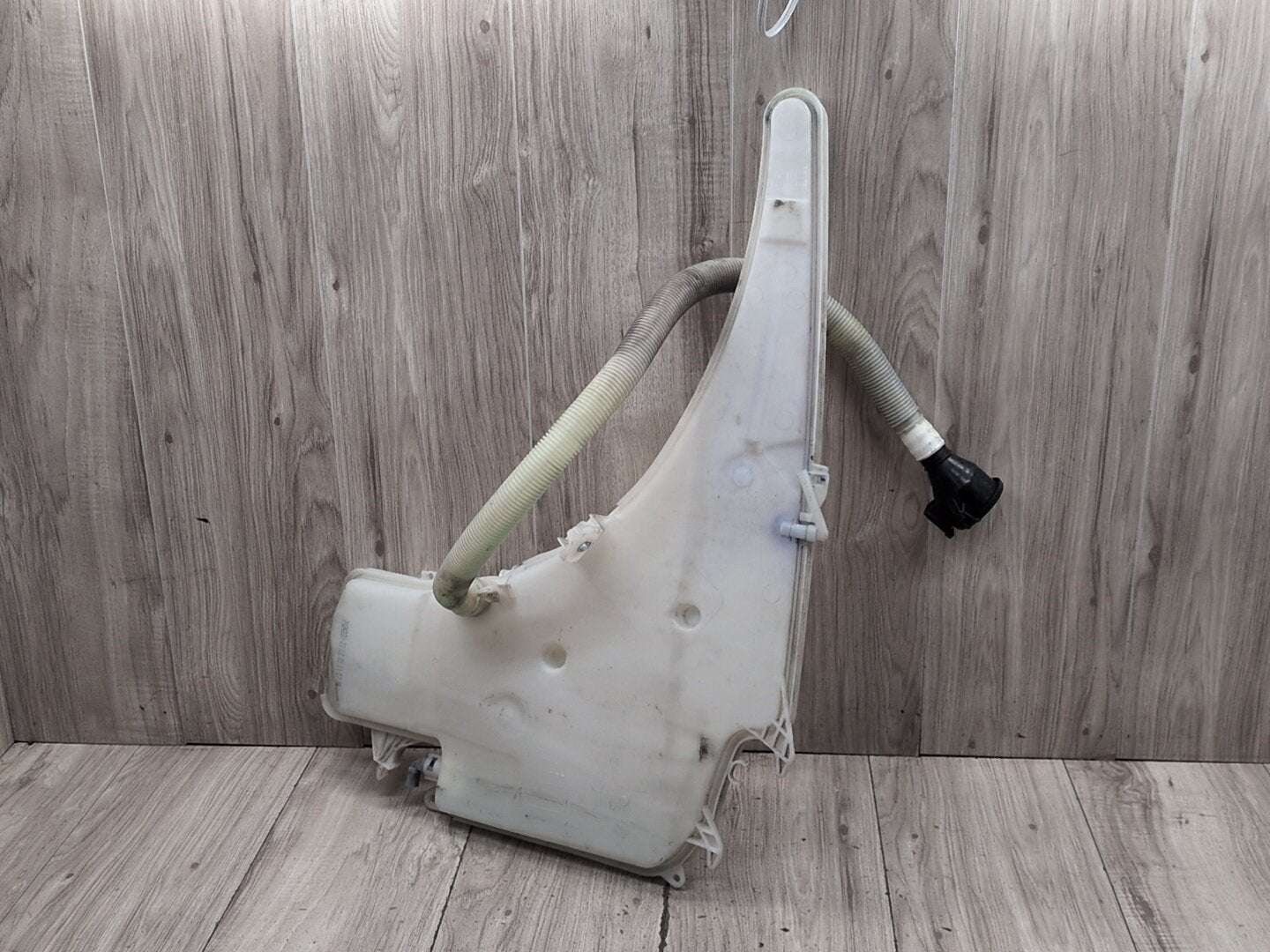 2011 BMW 328i E90 Windshield Reservoir Tank Assembly 7238669
