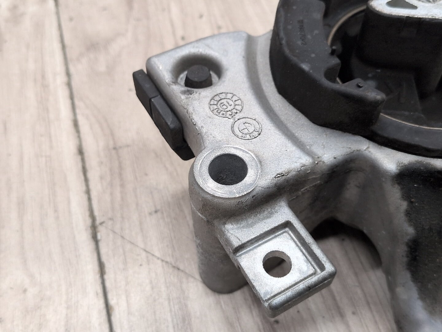 2019-2026 BMW 330i G20 Transmission Mount Bracket 6861567