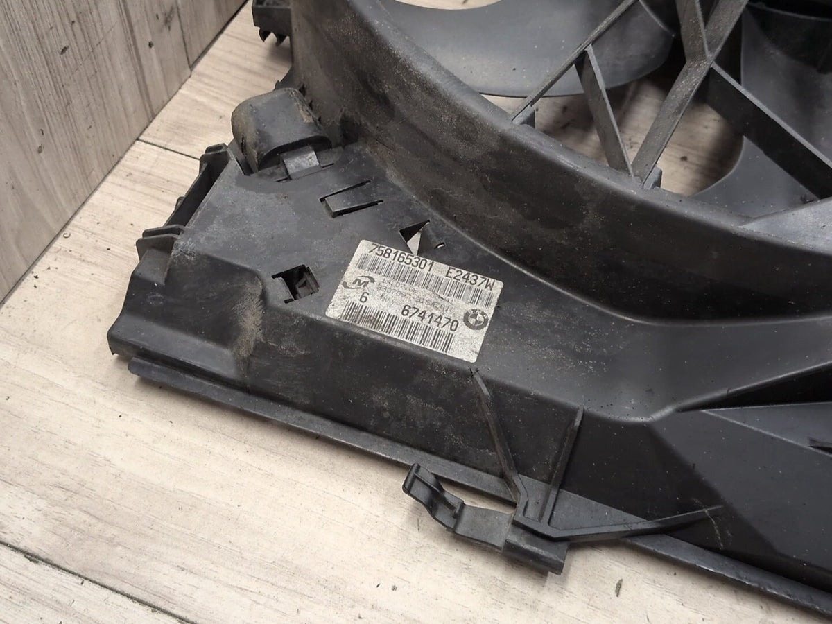 2008-2013 BMW 128i E82 Radiator Fan Shroud Housing w/ Motor 7561713