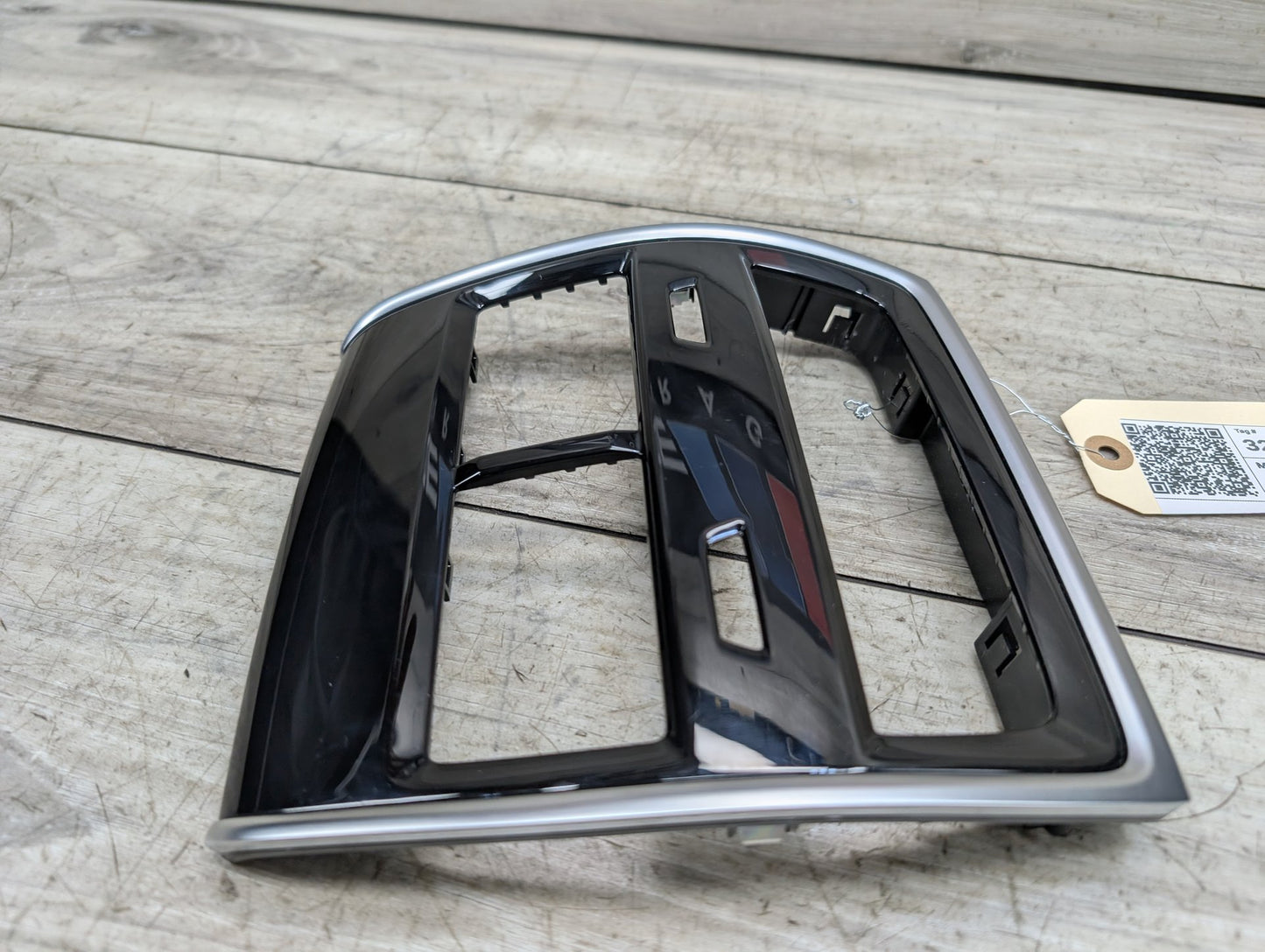 OEM BMW F95 F96 G05 G06 G07 G09 X5 X6 X7 REAR Center Console AC Air Vent Trim