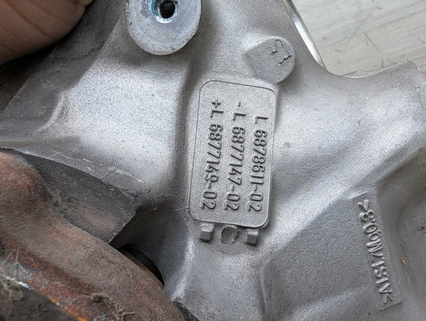 2021-2026 BMW 430i G22 Front Left Driver Spindle Knuckle w/ Bearing 6877147