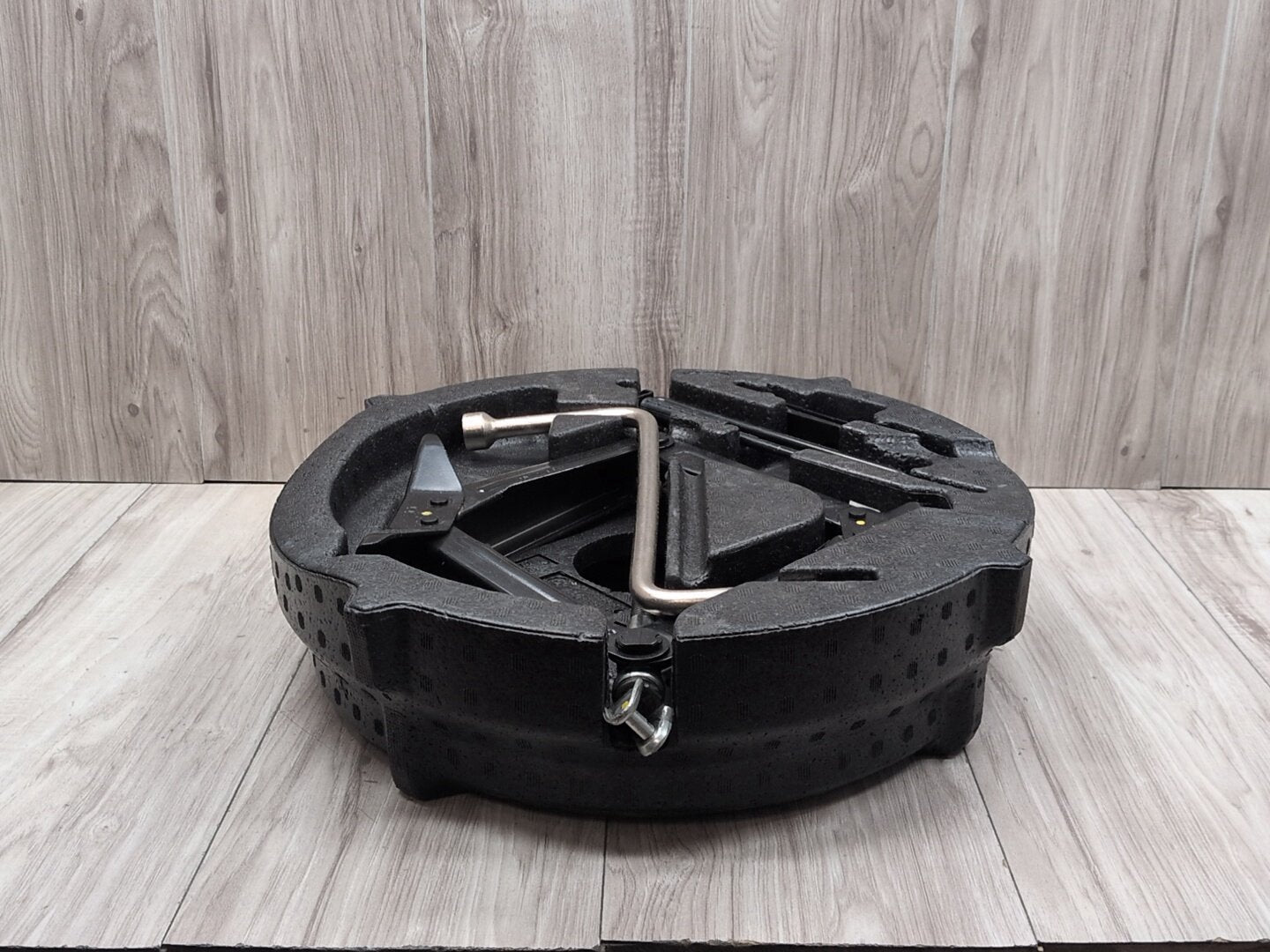 2019-2026 BMW X5 G05 Emergency Spare Wheel Rim Tire Tool Kit SET 6877210