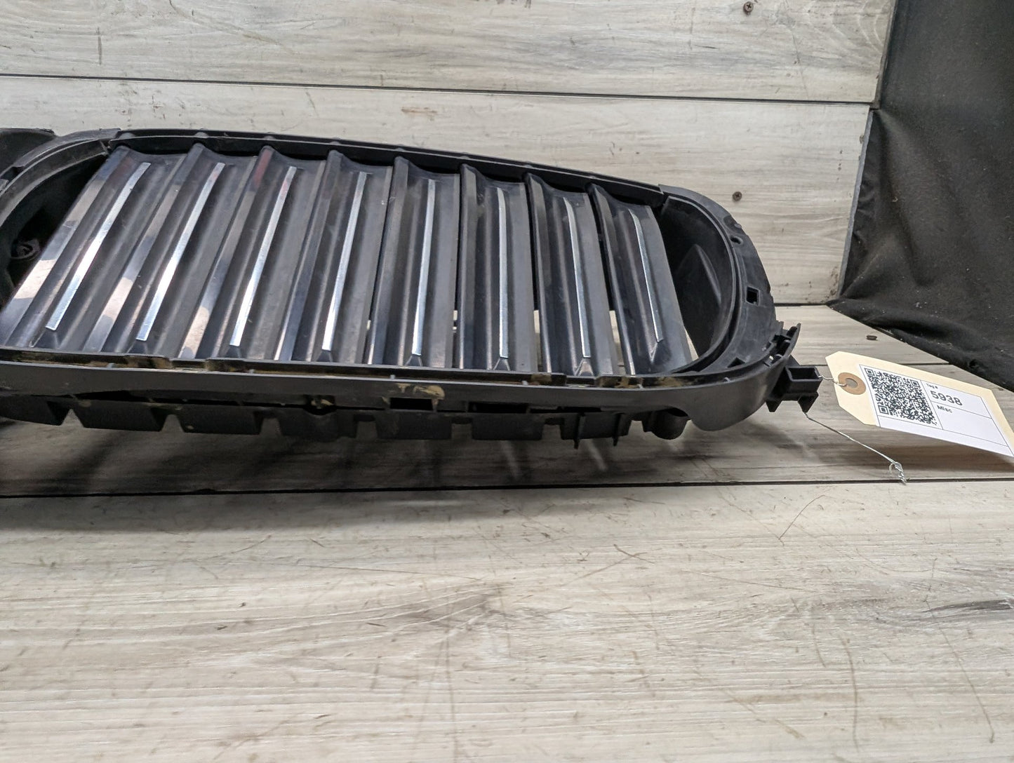 2016-2022 BMW 750Li G12 Front Bumper Radiator Air Flap Shutter 7347374