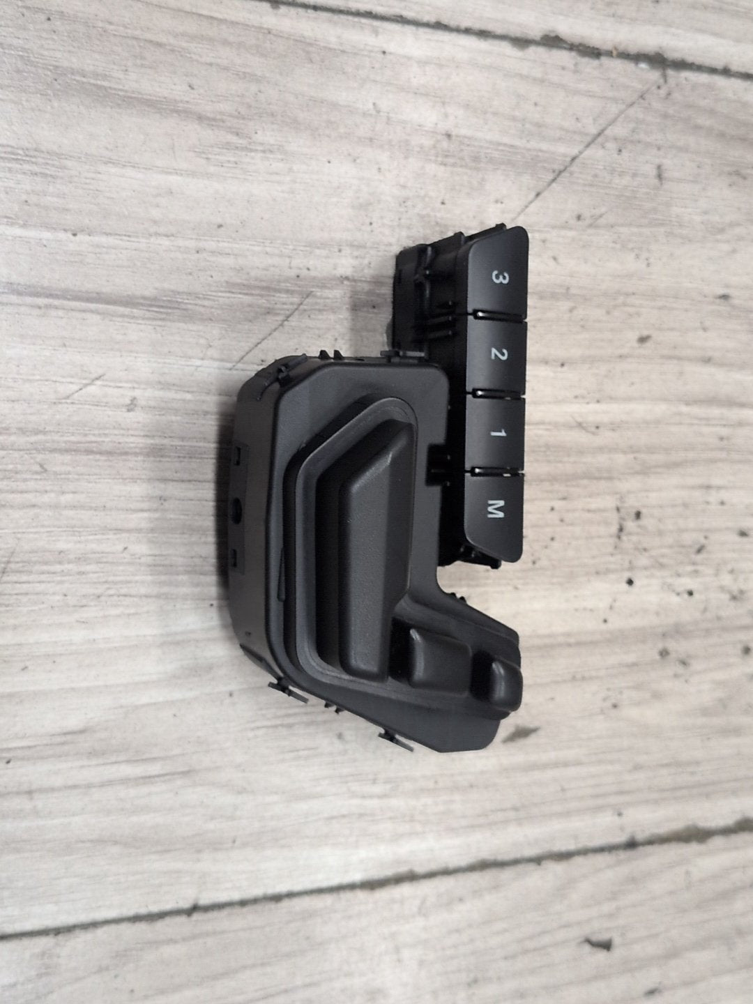 2009-2012 Mercedes-Benz E550 W212 Front Right Passenger Seat Memory Switch A2128700558 OEM