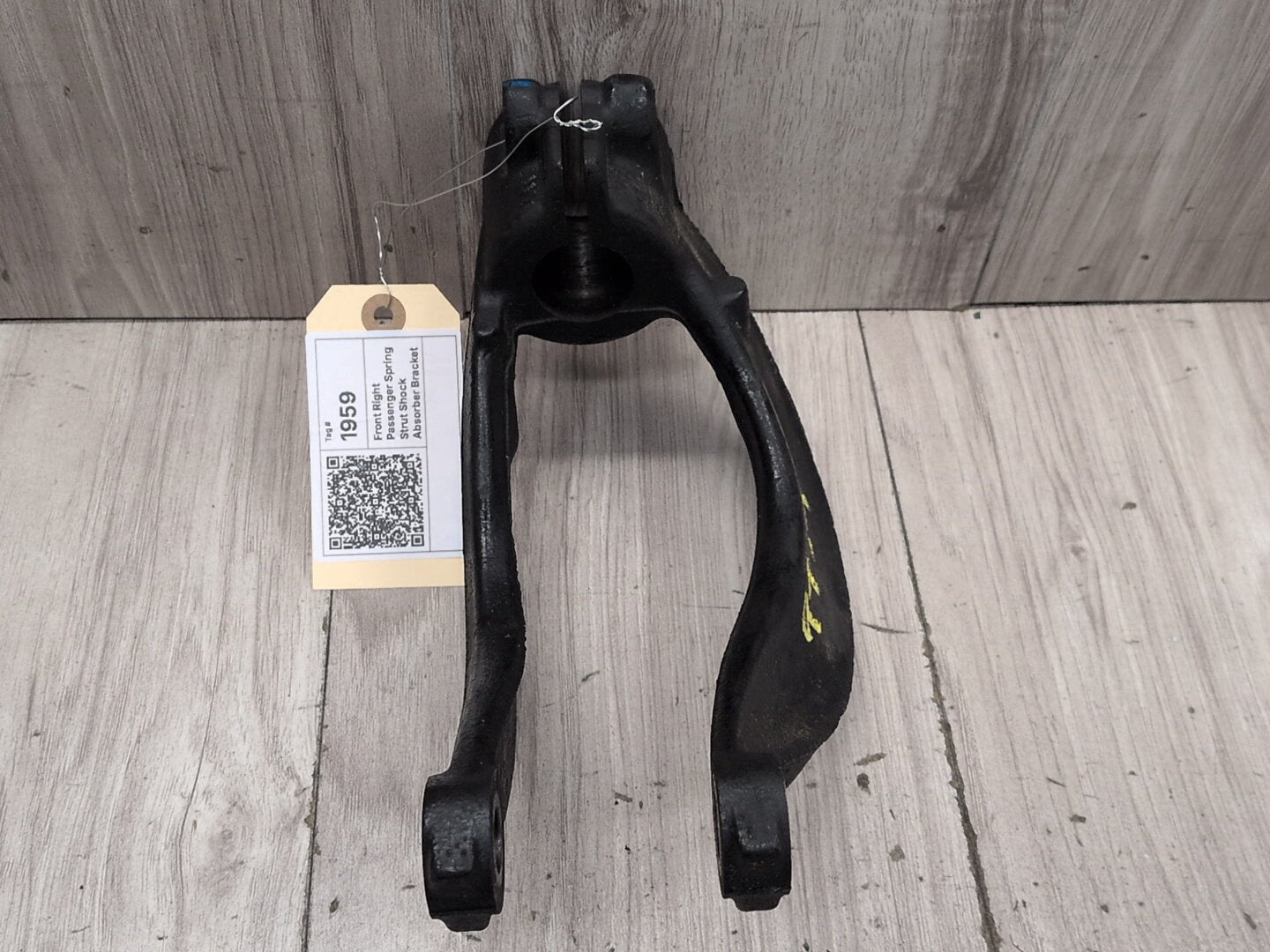 2014 - 2018 BMW X5 F85 Front Right Passenger Spring Strut Shock Absorber Bracket 6851592 S63B44T2