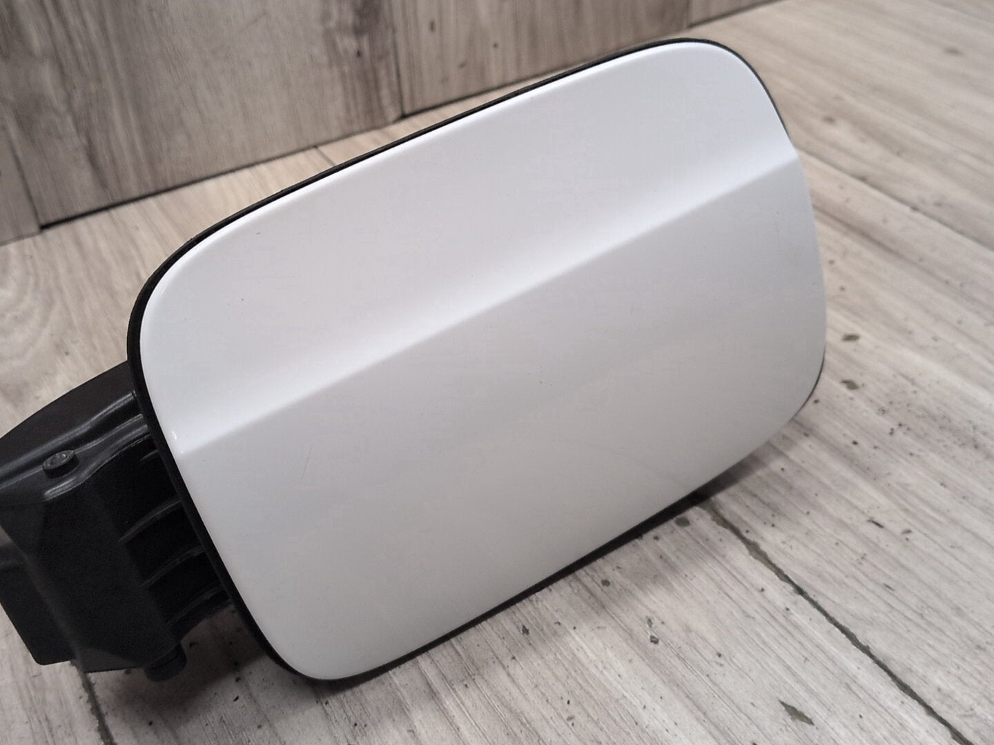 2010-2016 Audi S4 B8 Fuel Gas Tank Filler Cap Lid Cover 8E0010190S OEM