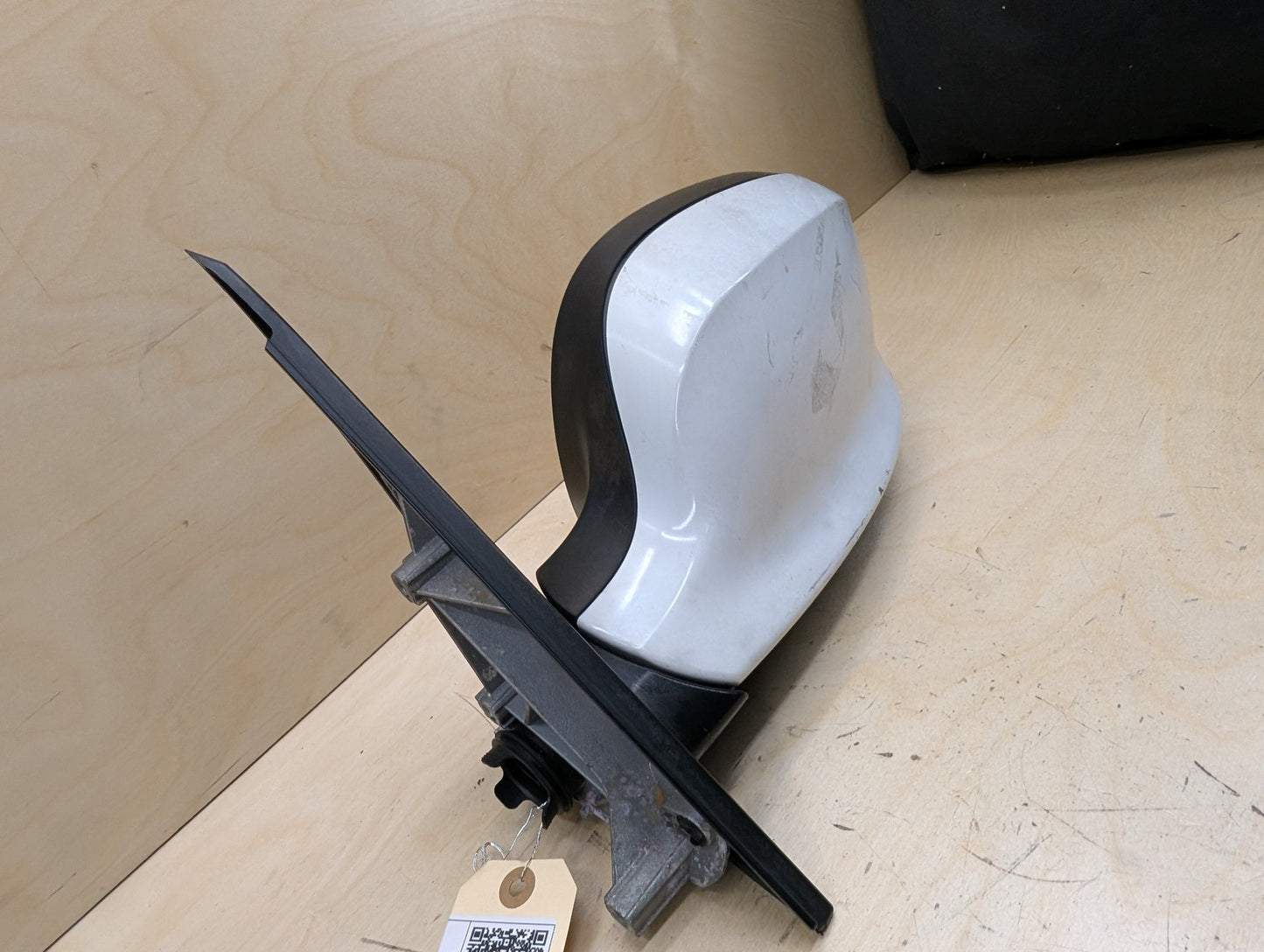 2011-2016 BMW X3 F25 Front Left Driver Side Mirror Assembly 7205347
