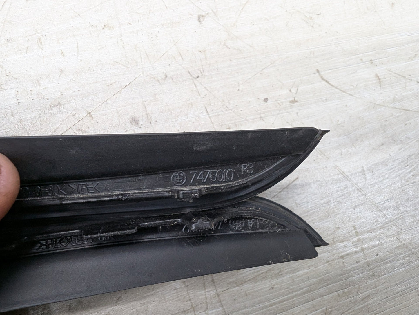 2021-2026 BMW 430i G22 Front Left Right Side Windshield Drip Trim Molding SET 7475009