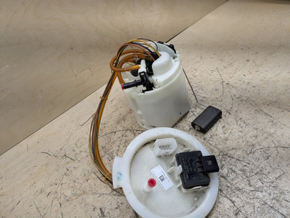 18-20 OEM BMW G30 M550iX Engine N63R Gas Tank Mount Fuel Pump w/ Sending Unit