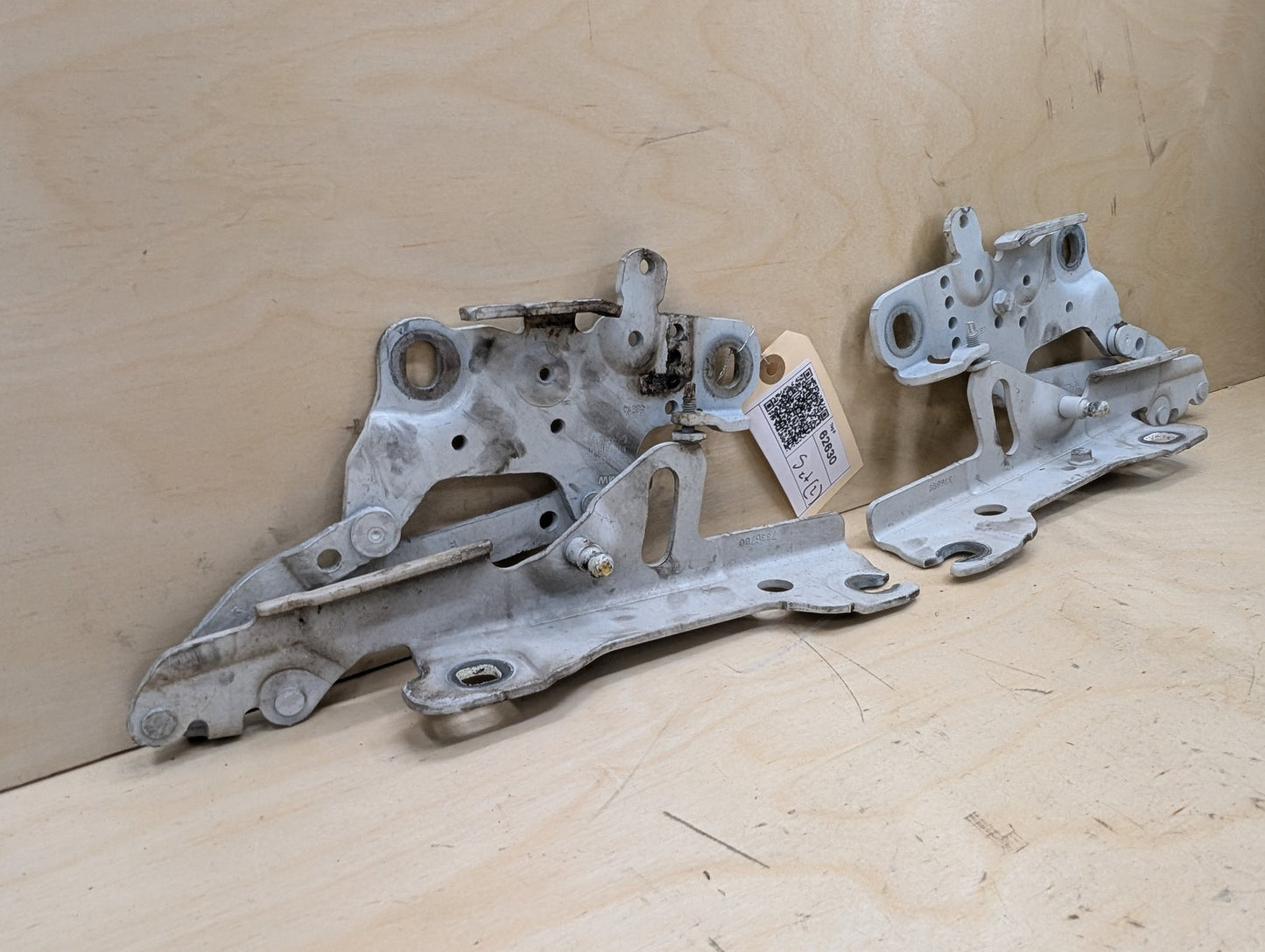 OEM BMW F22 F23 F30 F32 F33 F36 F80 F82 F83 F87 Left Right Side Hood Hinges PAIR