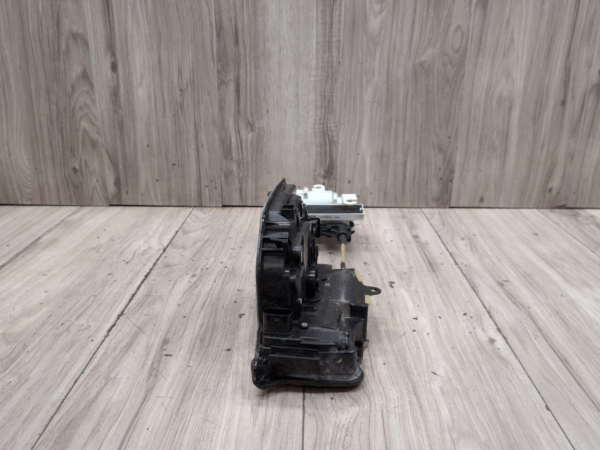 2016-2019 BMW 740Li G12 Front Right Door Latch Lock Actuator 7477702 OEM
