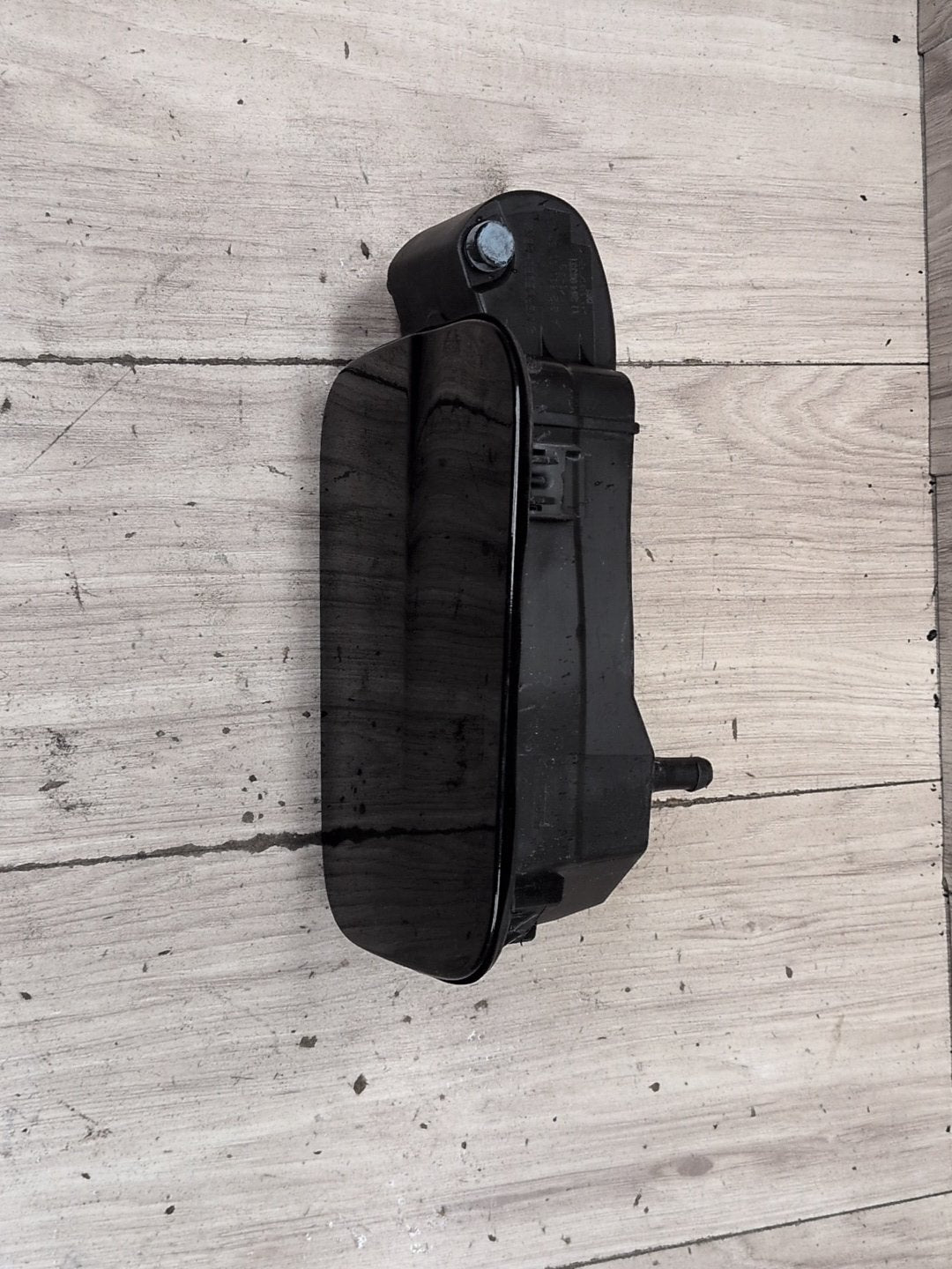 2009-2012 Mercedes-Benz E550 W212 Gas Cover A2127570006 OEM