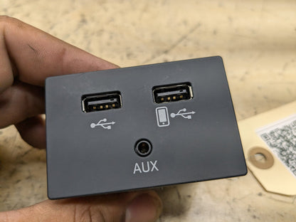 2012-2018 Audi A6 C7 AUX/ USB Charger Port Socket 4G0035736 OEM