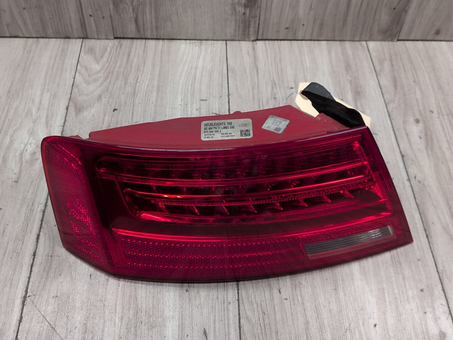 2008 - 2017 Audi S5 8T Rear Right Passenger Outer Tail Light 8T0945095J