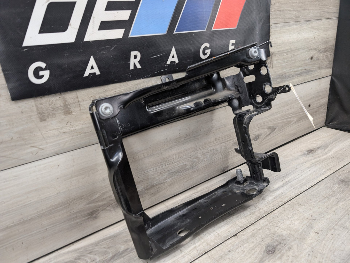 OEM BMW G20 G22 G23 G26 Front Left Driver Radiator Reinforcement Support Bracket