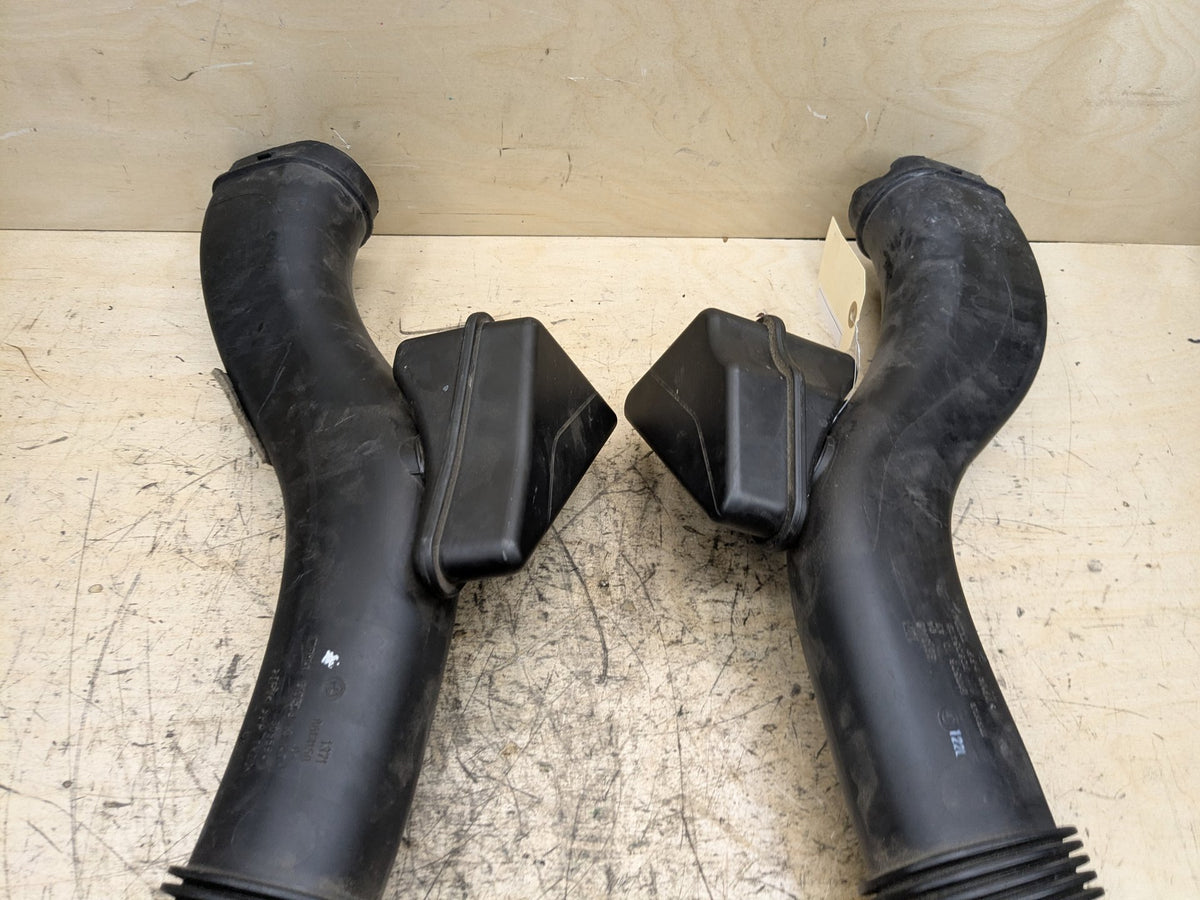 2018-2023 BMW M550i G30 Left Right Brake Air Ducts SET 8613149 OEM