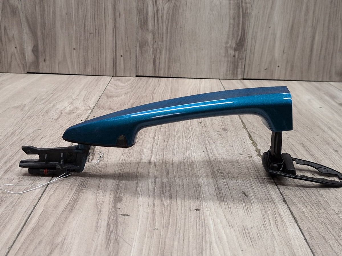 2015-2019 BMW X6 F86 Front or Rear Left Driver Exterior Door Handle w/ Comfort Access 8068461 OEM