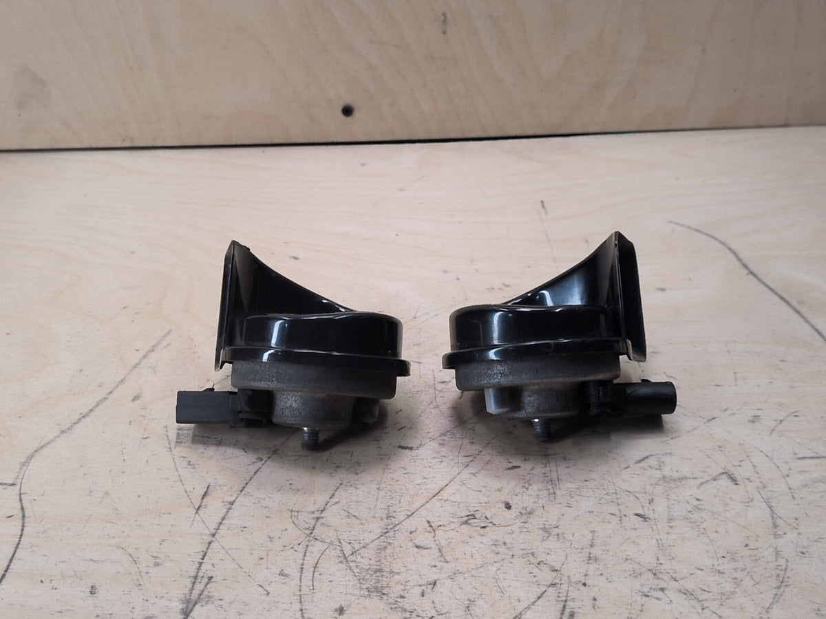2019-2026 BMW X5 G05 Alarm Horns SET 7442770 OEM