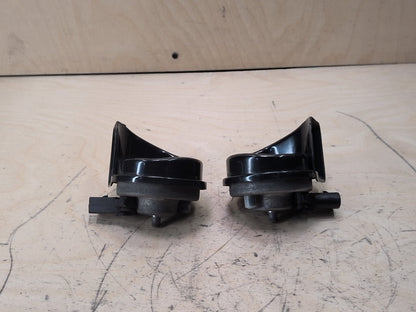 2019-2026 BMW X5 G05 Alarm Horns SET 7442770 OEM