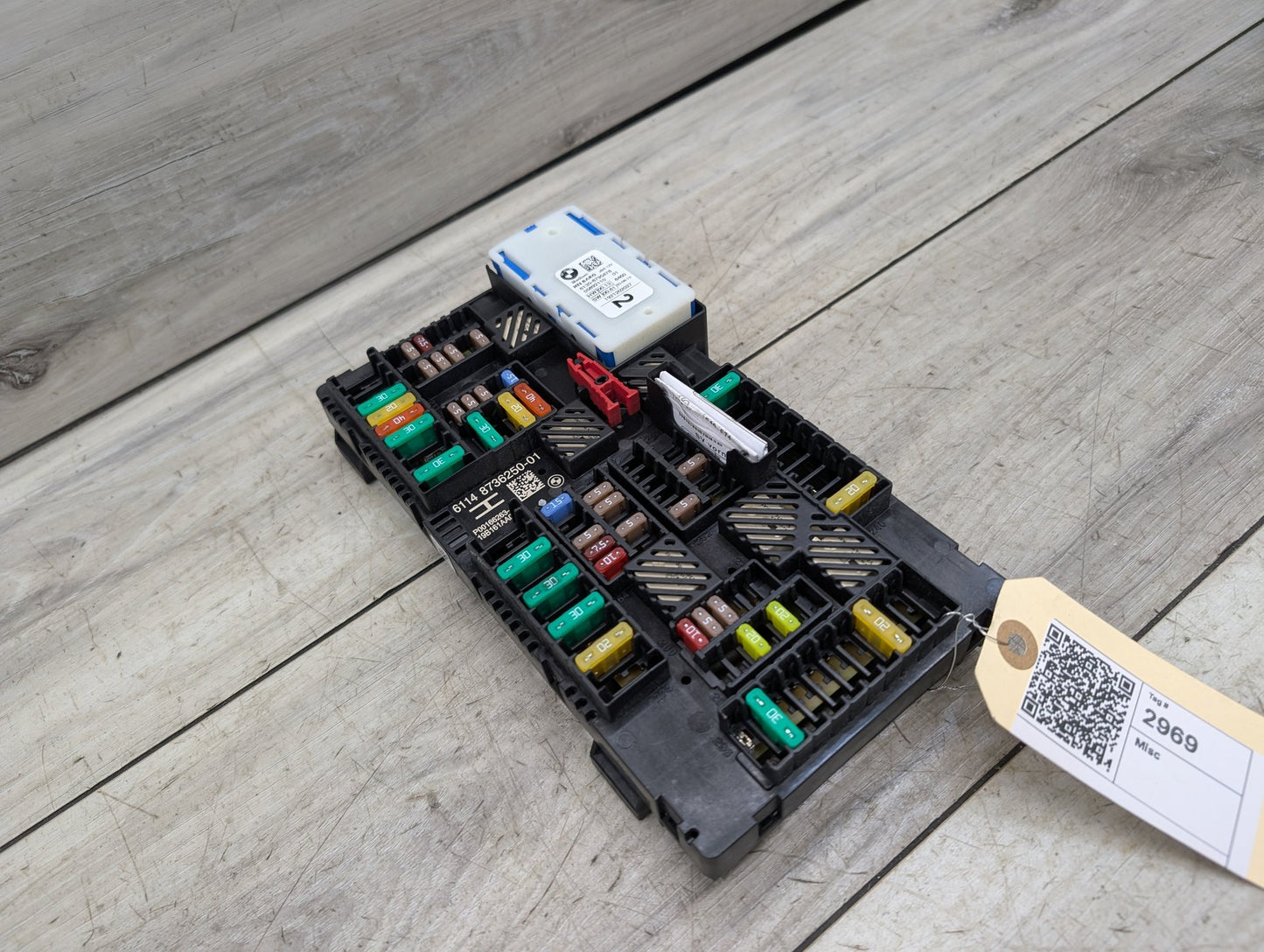 2018 - 2024 BMW X3 G01 Rear Power Distribution Fuse Box 8736250 B58B30O1