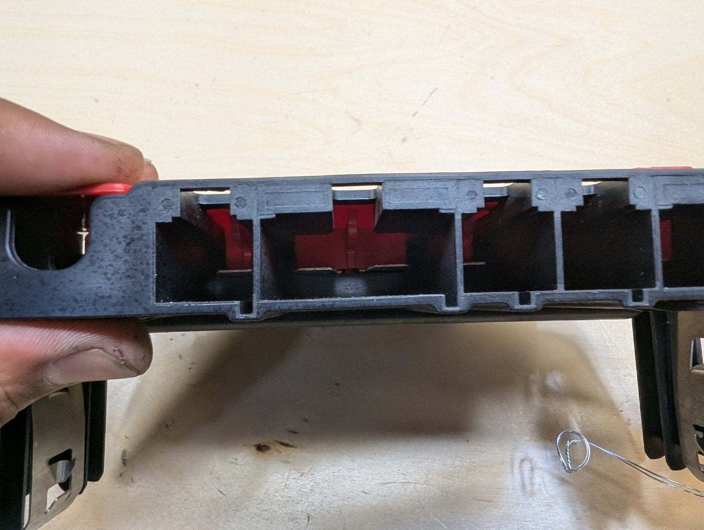 OEM BMW E82 E88 E90 E92 Battery Power Junction Distribution Fuse Box Voltage