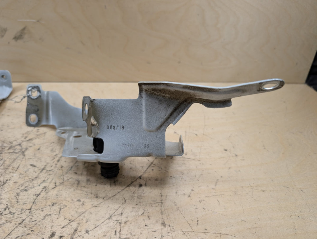 19-25 OEM BMW G20 330 M340 Front Right Passenger Side Fender Holder Bracket SET