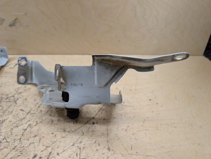 19-25 OEM BMW G20 330 M340 Front Right Passenger Side Fender Holder Bracket SET