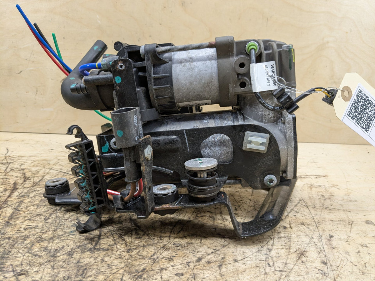 16-22 OEM BMW G11 G12 740 750 M760 Air Suspension Compressor Pump Module Motor