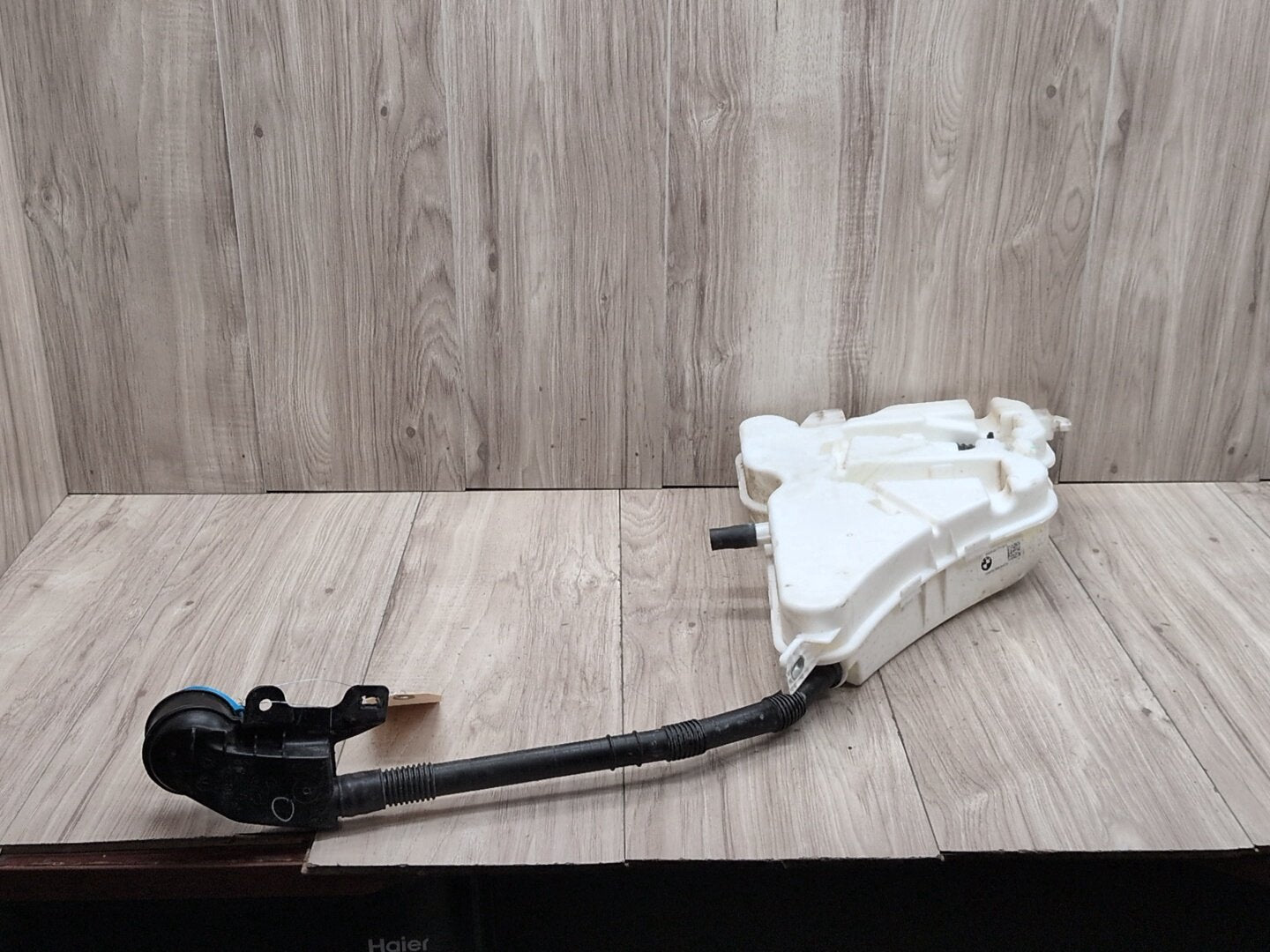 OEM BMW G20 G22 330 M340 430 M440 Windshield Wipe Washer Bottle Tank Reservoir