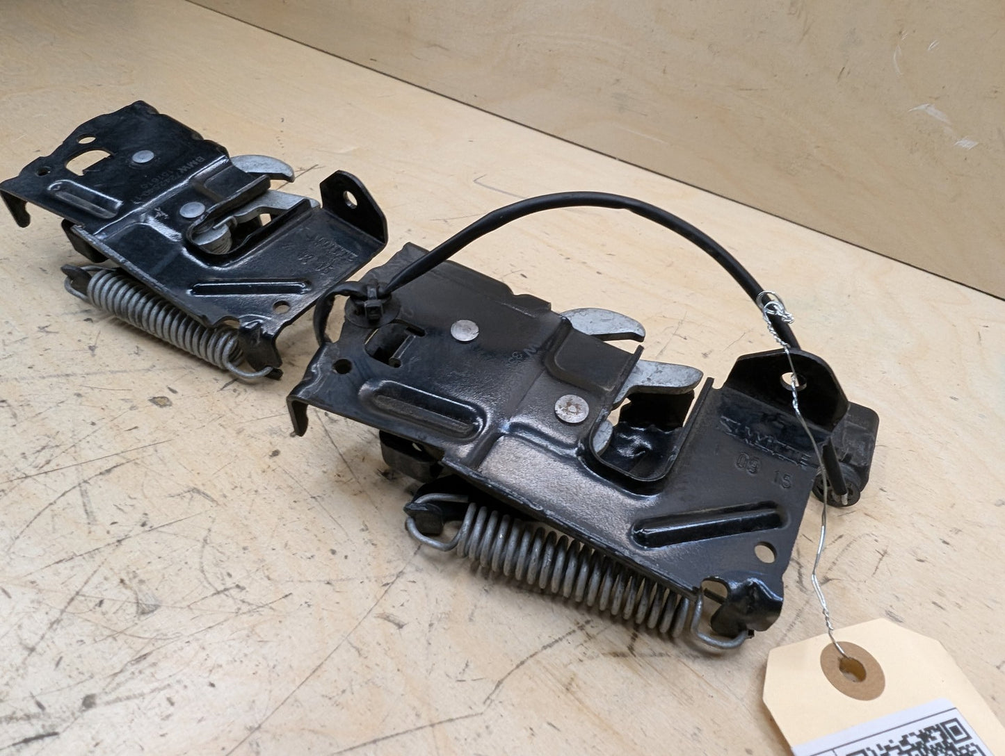 OEM BMW F22 F30 F32 F36 F80 F82 F87 M4 Hood Safety Catch Lock Latch Bracket SET