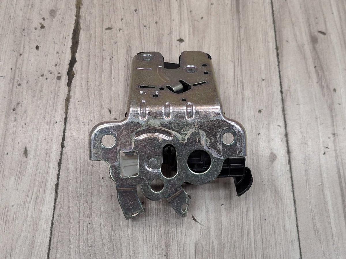 2015-2018 Audi Q3 8U Liftgate Trunk Lid Liftgate Lock Latch Actuator 8R0827505 OEM
