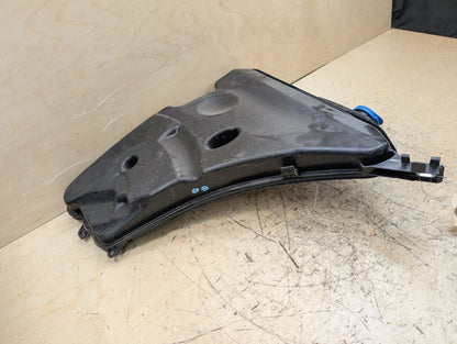 OEM BMW G12 G30 540 M550 750 M760 Windshield Wiper Washer Reservoir Tank Pump