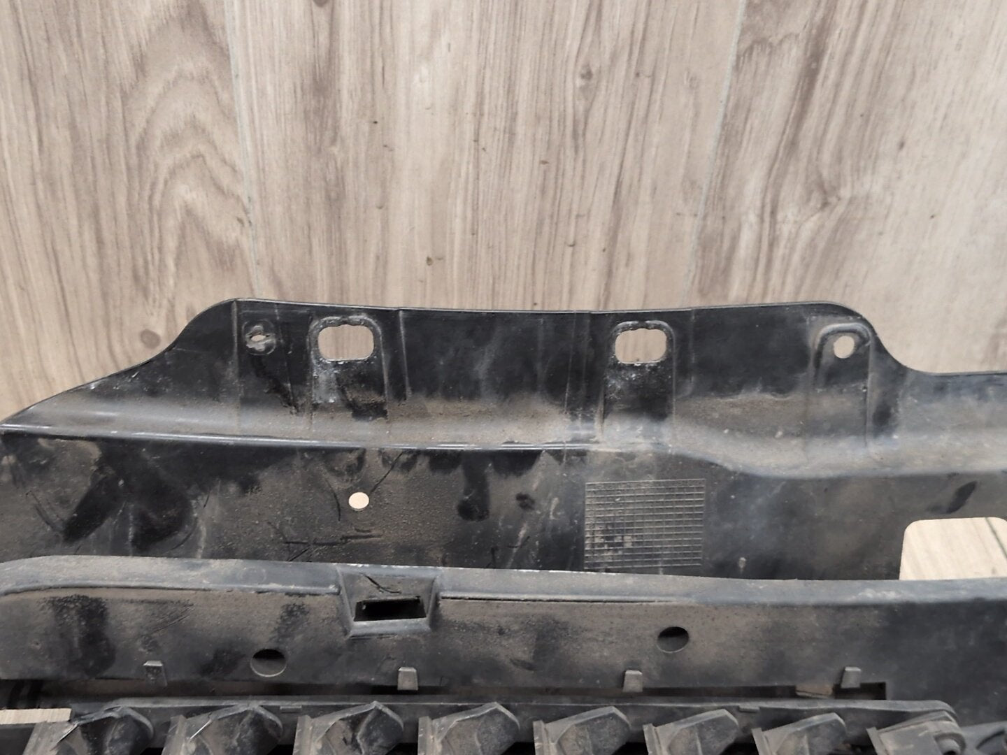 2016-2022 BMW 750i G12 Front Bumper Radiator Air Flap Shutter 8091760 OEM