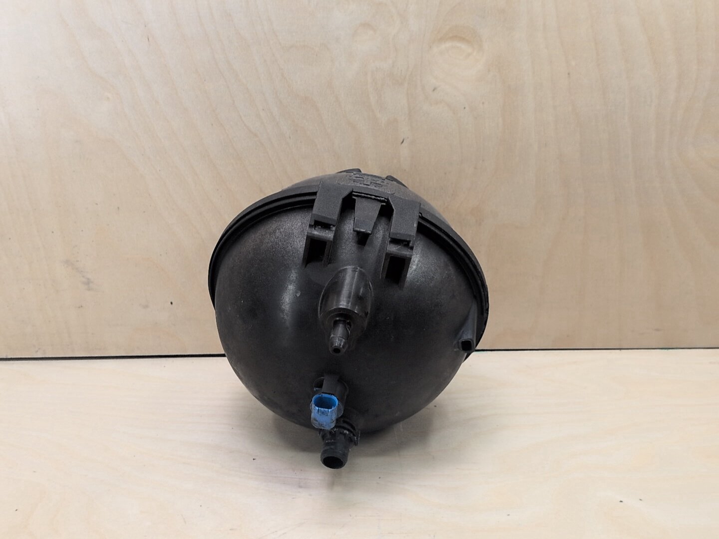 2011-2016 BMW X3 F25 Coolant Expansion Tank Reservoir 8616418