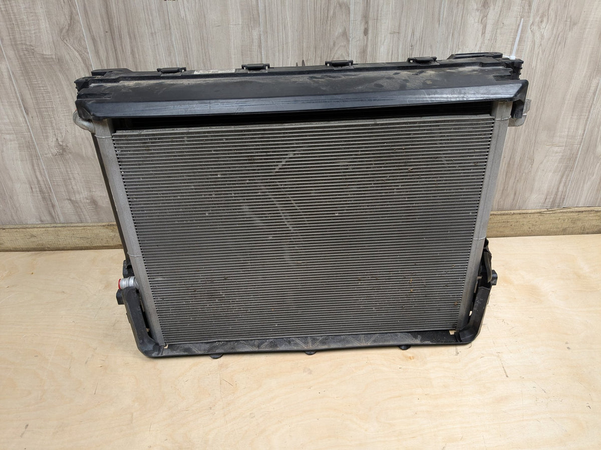 2017-2023 BMW M550i xDrive G30 Radiator Cooling Condenser Fan Shroud Assembly SET 8670940
