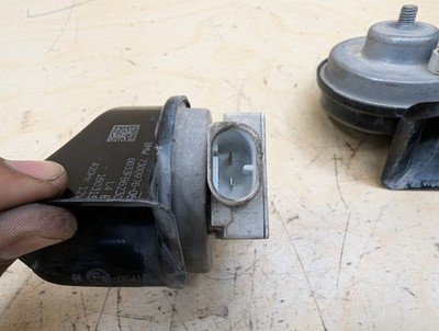 2012-2018 BMW 320i F30 Alarm Horns SET 7300976 OEM