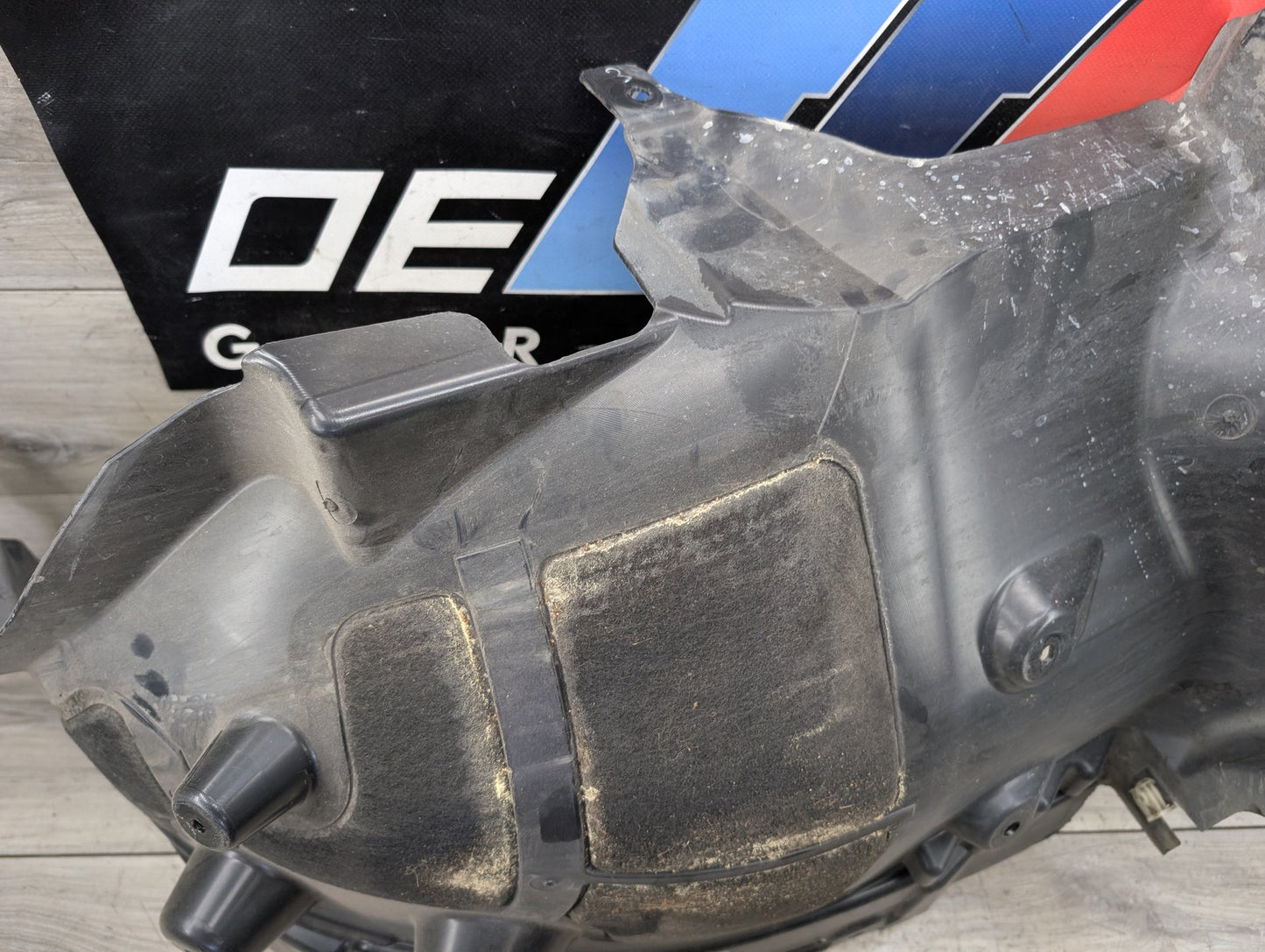 2019-2026 BMW X5 G05 Front Left Driver Wheel Fender Liner Splash Guard 7424907