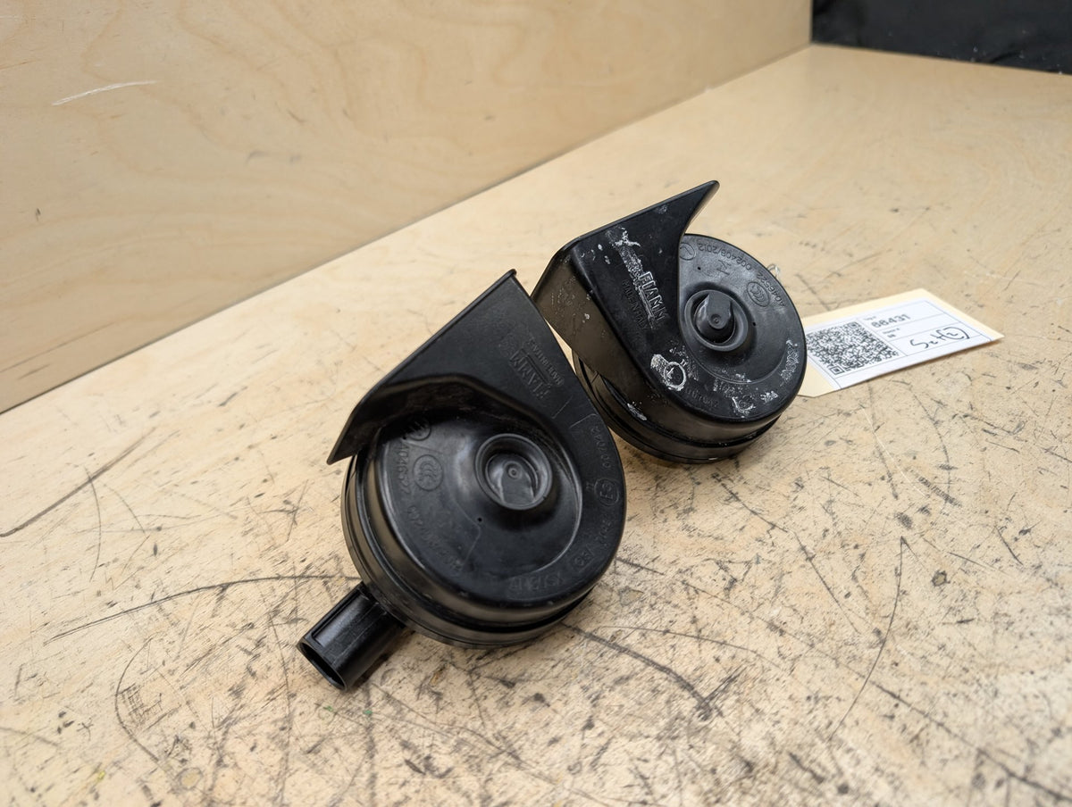 2019-2026 BMW 330i G20 Alarm Horns SET 7492205 OEM