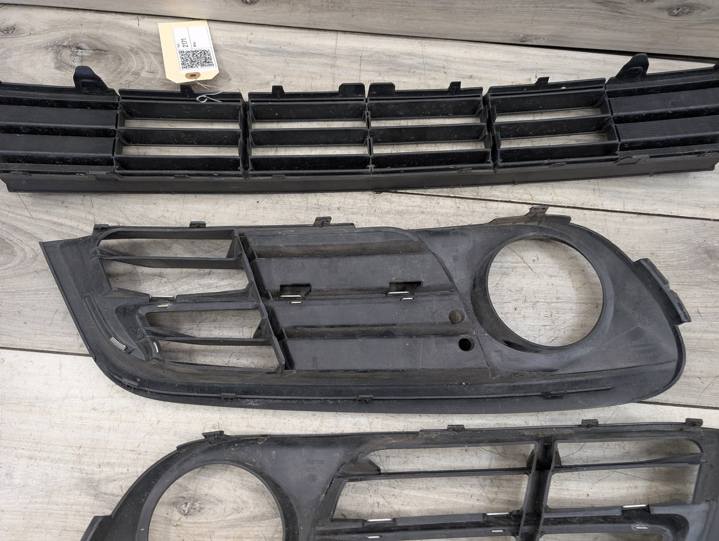2011 - 2016 BMW 528i F10 Front Left Right Center Bumper Cover Grilles SET 7331724 N20B20O0