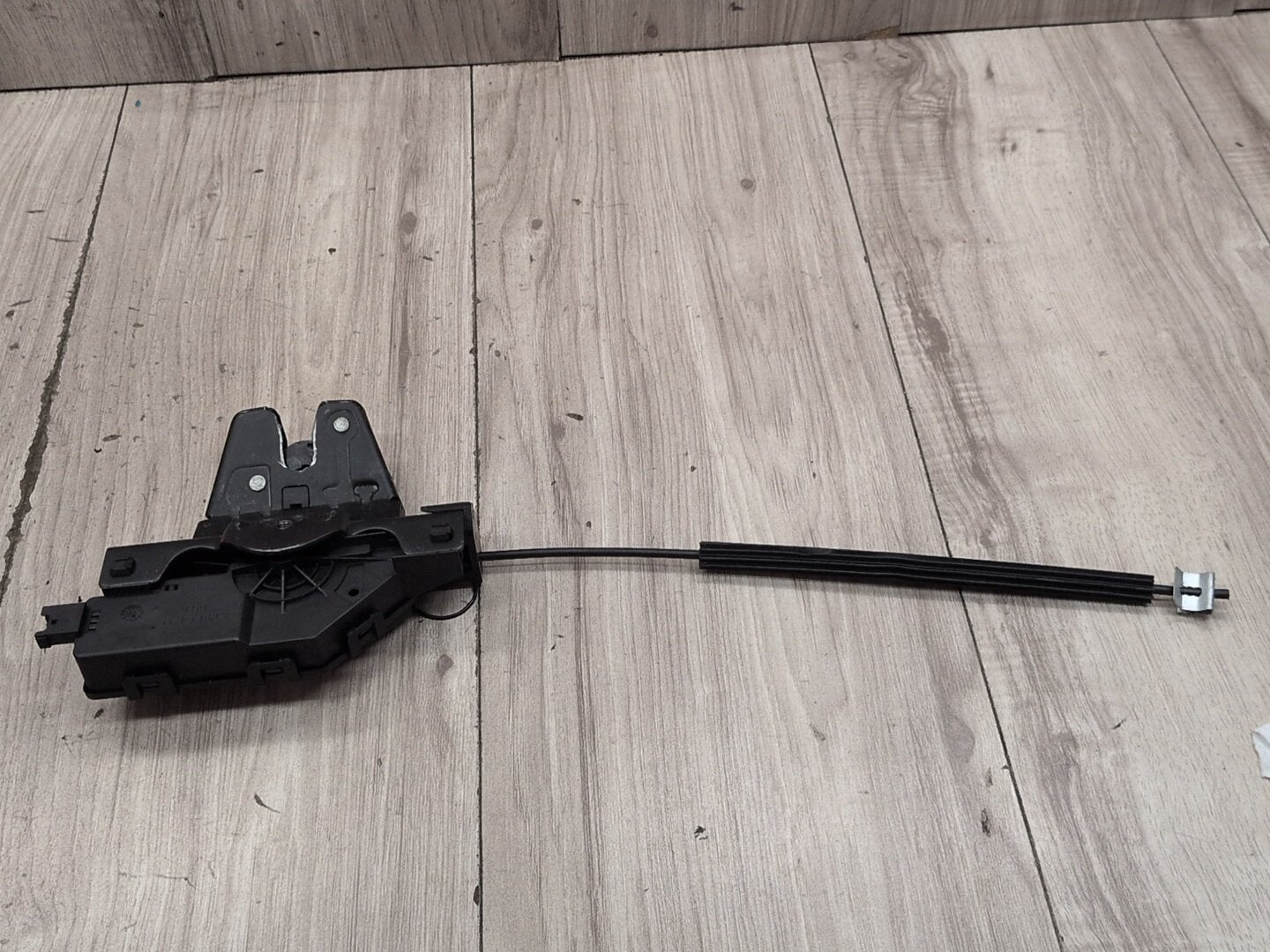 2006-2011 BMW 328i E90 Liftgate Trunk Lid Liftgate Lock Latch Actuator 7840617