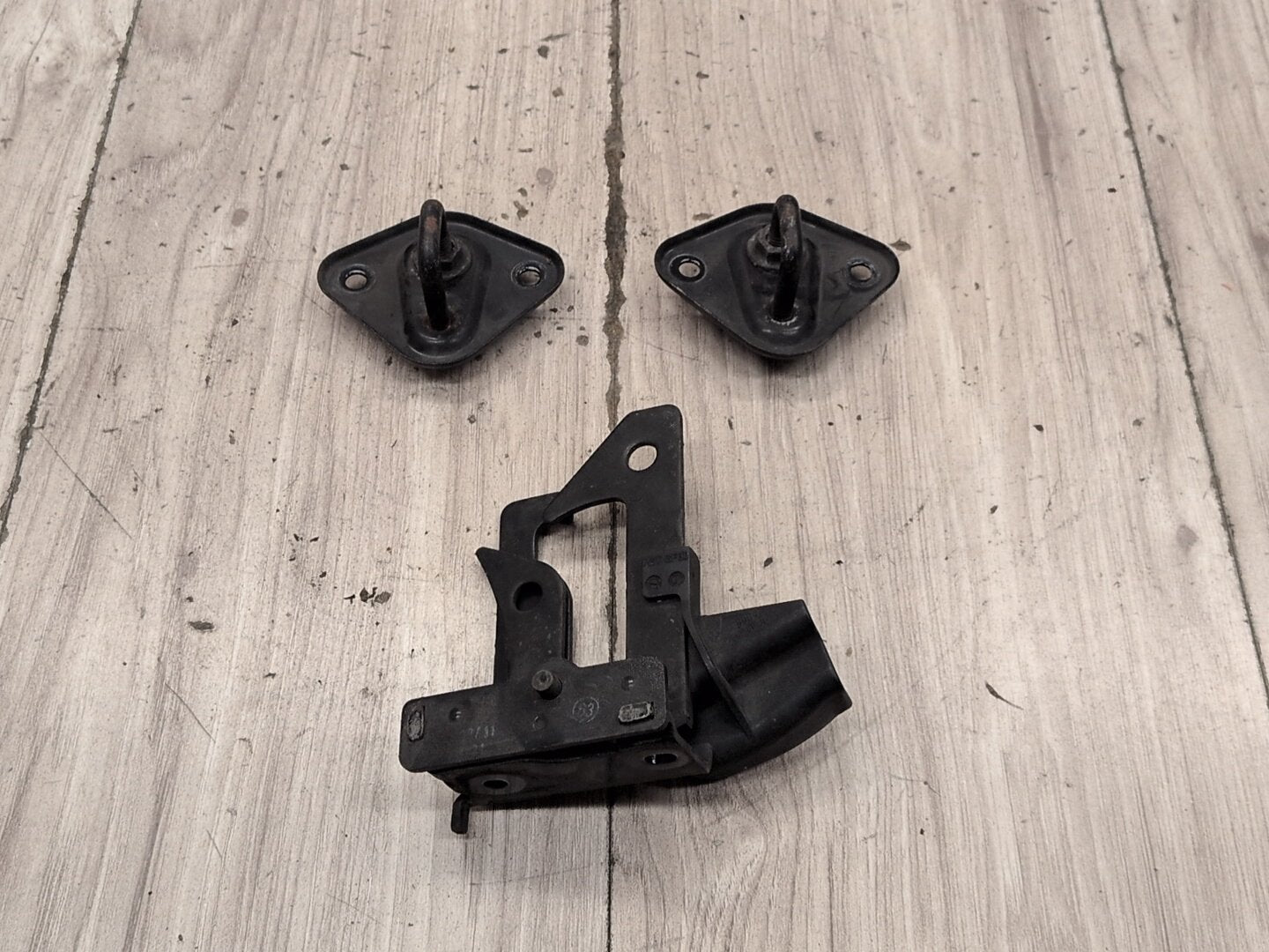 2009-2012 Mercedes-Benz E550 W212 Hood Bonnet Hinges SET A2128800060 OEM