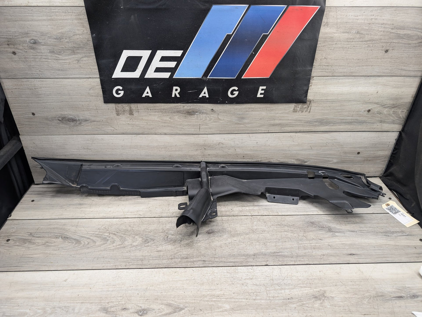 2018 - 2024 BMW X3 G01 Left Driver Engine Bay Cover Panel Seal Trim 7397491 B46B20O1