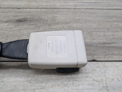 OEM BMW G11 G12 G30 G32 Front Right or Left Seatbelt Seat Belt Buckle BEIGE