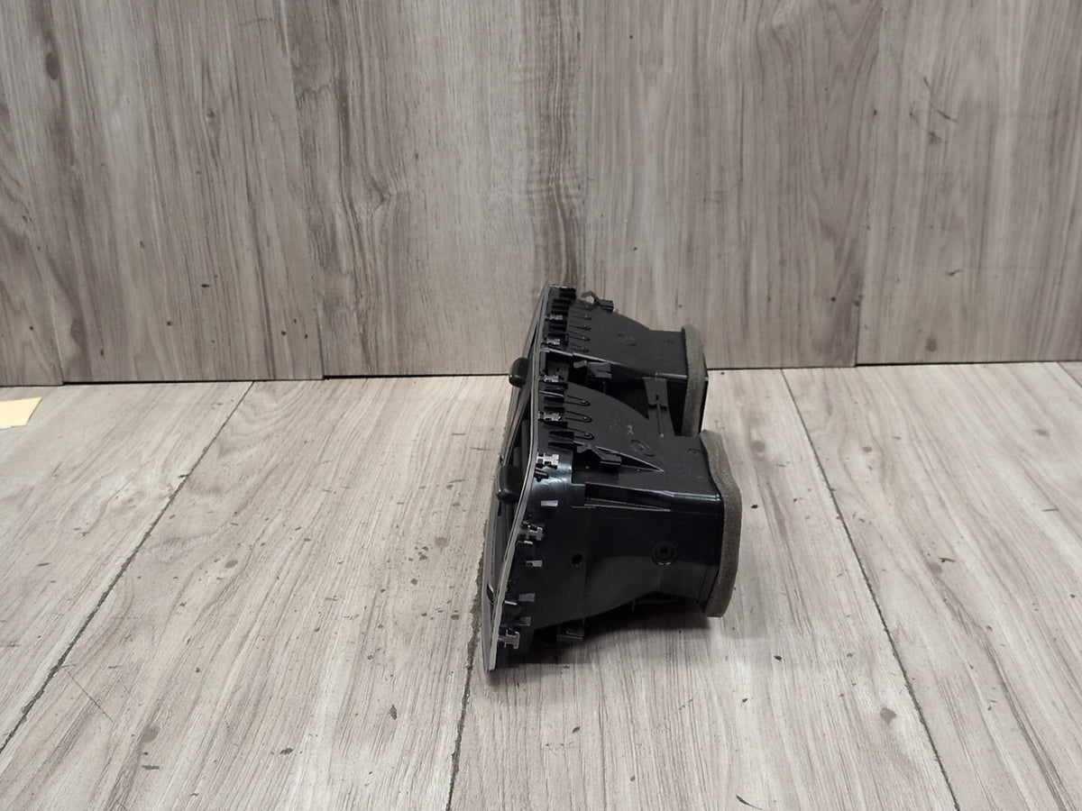 15-18 OEM Audi Q3 8U Dashboard Dash Board Middle Center Air Vent