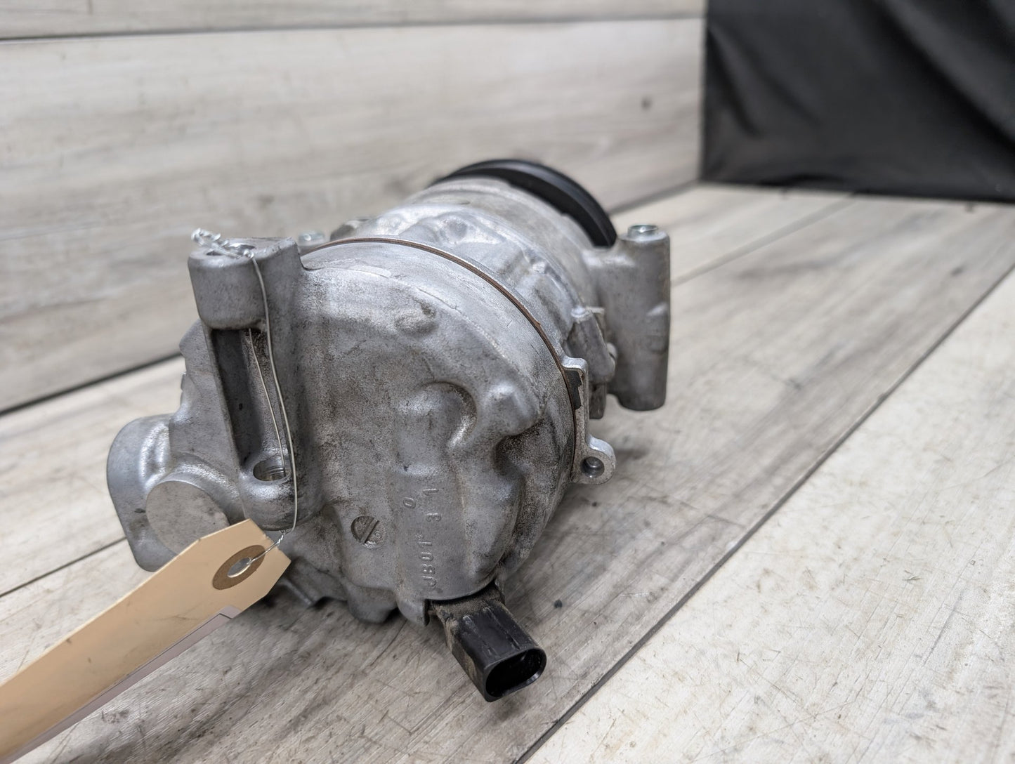 2009 - 2017 Audi Q5 8R Air Suspension Compressor Pump 8T0260805E EA888