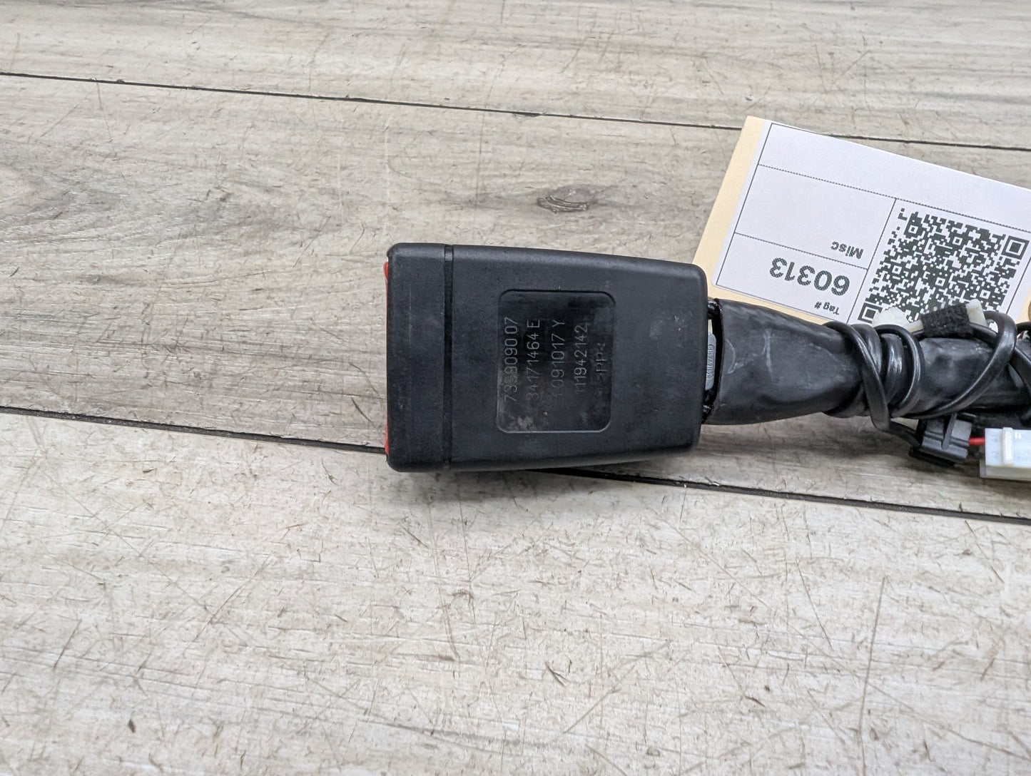 OEM BMW F90 G11 G12 G30 530 540 M550 750 M5 Front Left or Right Seatbelt Buckle