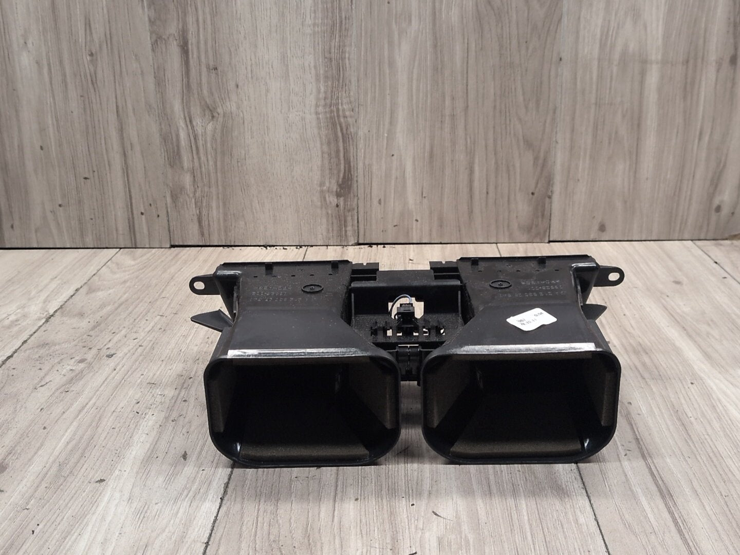 2009-2012 Mercedes-Benz E550 W212 Dashboard Dash Board Middle Center Air Vent A2128302554 OEM