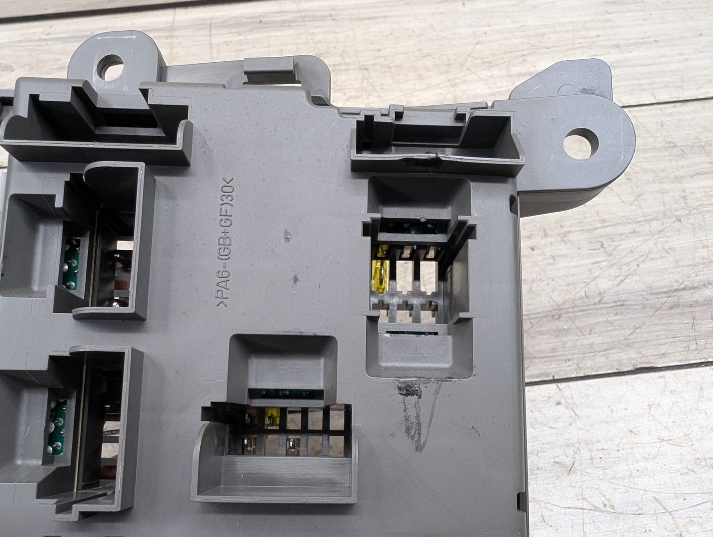 2007 - 2013 BMW X5 E70 Rear Power Distribution Fuse Box 6931687 N62B48B