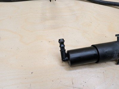 OEM BMW E90 E92 E93 328 335 Front Left Right Headlight Washer Spray Nozzle Jet